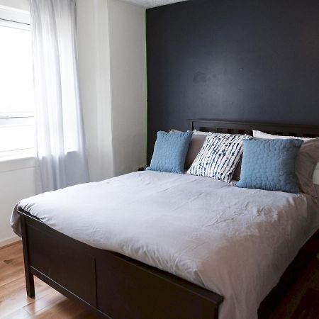 Pass The Keys Cozy Two Bed Flat Near Glasgow Airport & Paisley Exterior photo