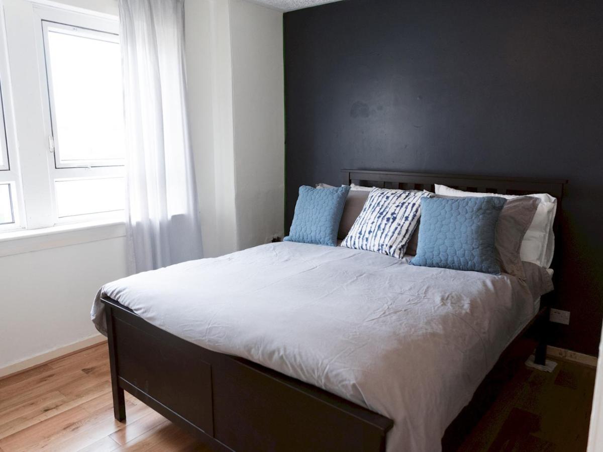 Pass The Keys Cozy Two Bed Flat Near Glasgow Airport & Paisley Exterior photo